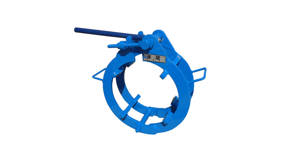 Cage Type Pipe Clamp in Lucapa, Angola